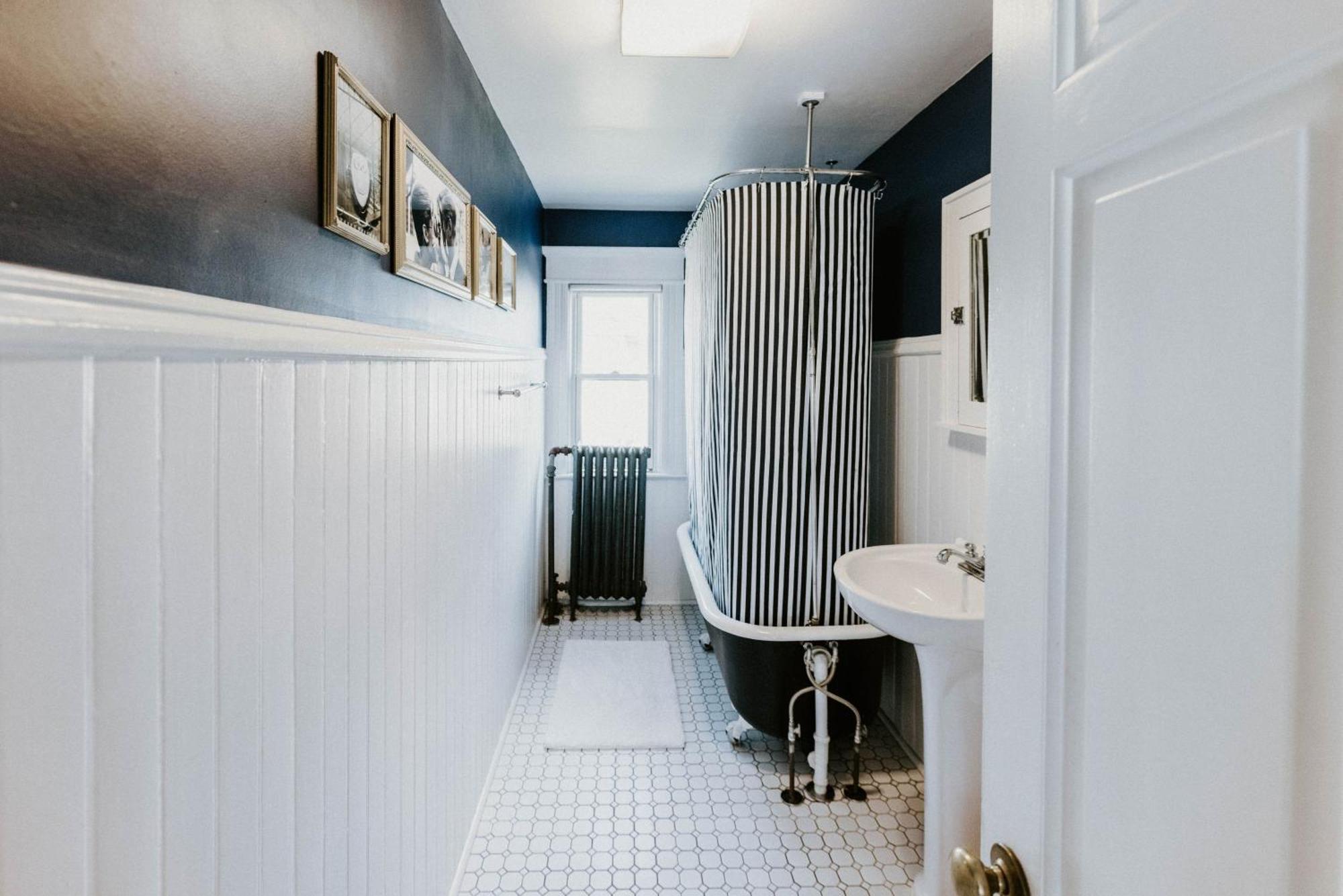 Retro Gem Box Victorian Steps From Irvine Park Apartamento Saint Paul Exterior foto