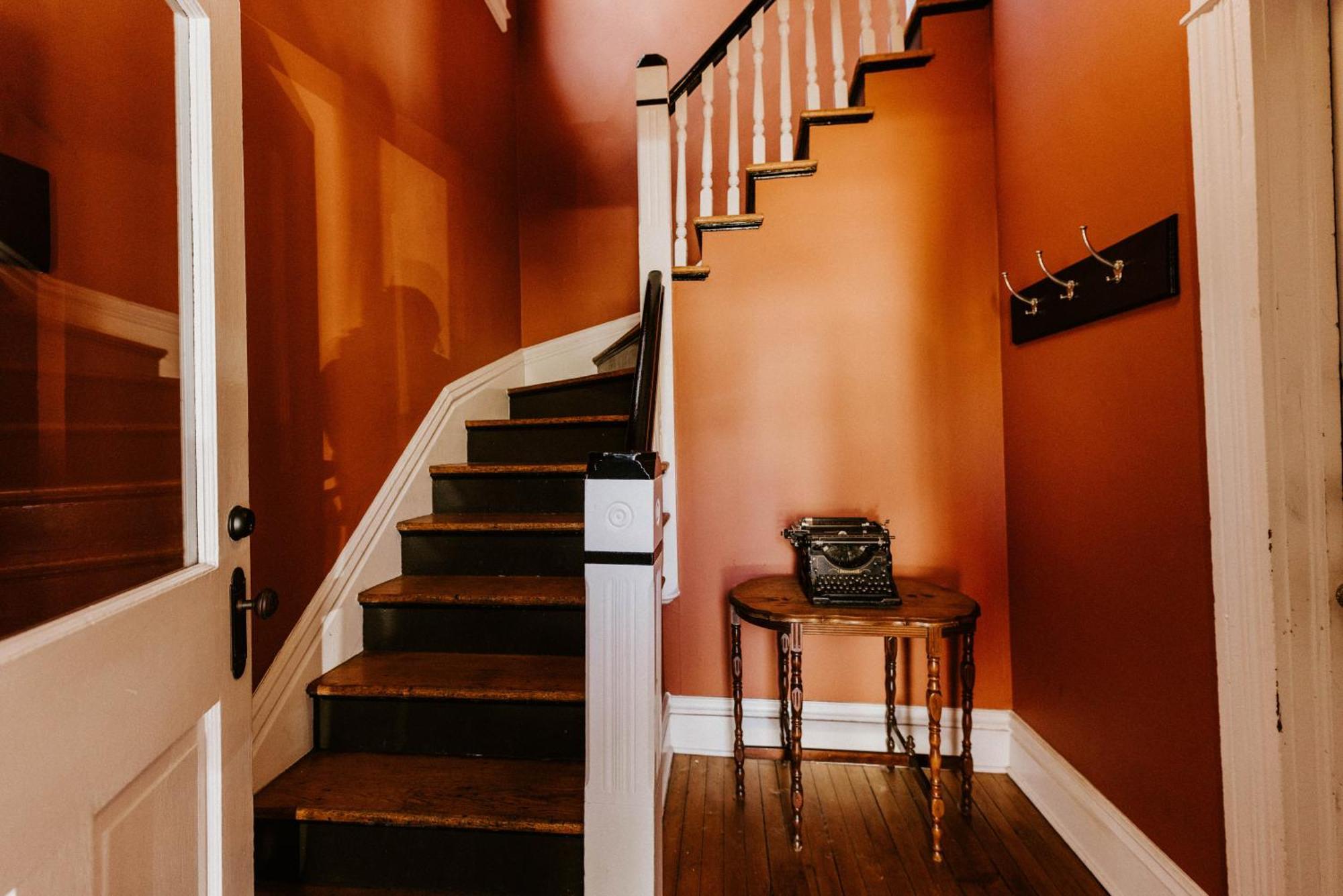 Retro Gem Box Victorian Steps From Irvine Park Apartamento Saint Paul Exterior foto